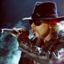 GUNS N’ ROSES: Izzy Offered a Bunch of Loot